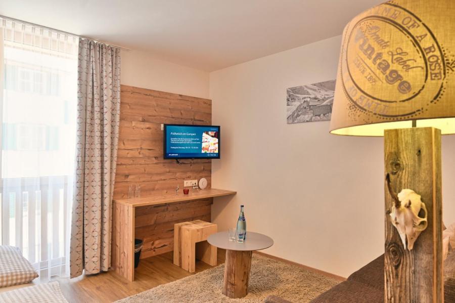 Haus Flexen Rooms & Apartments Stuben am Arlberg Exterior foto