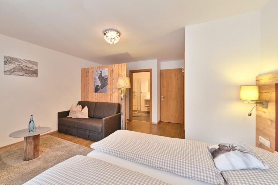 Haus Flexen Rooms & Apartments Stuben am Arlberg Exterior foto