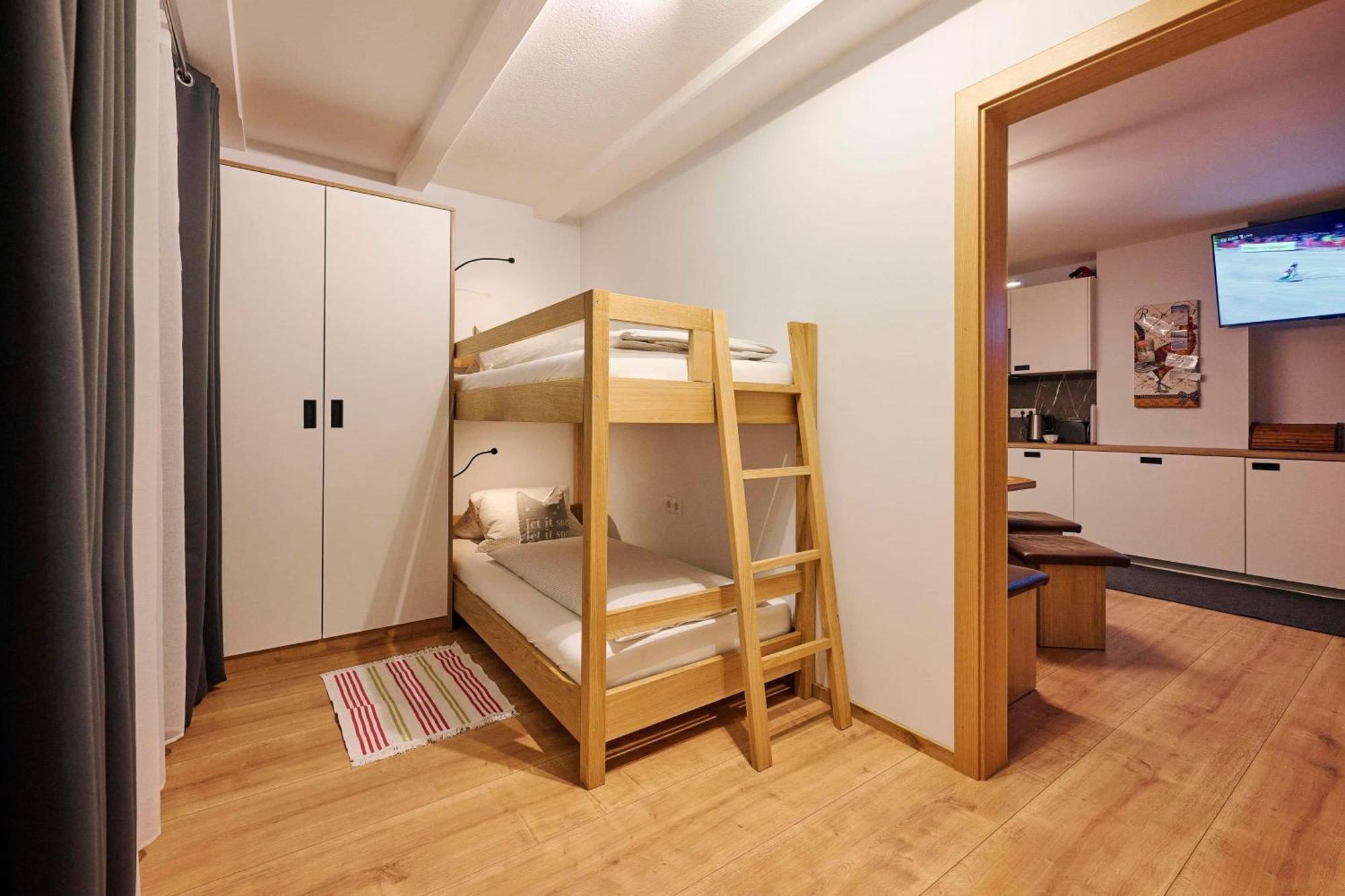 Haus Flexen Rooms & Apartments Stuben am Arlberg Exterior foto